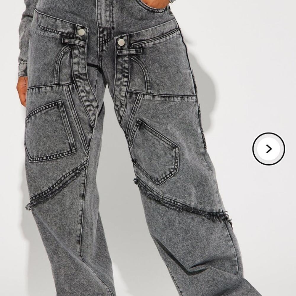 Fashion Nova Millie Non-Stretch Ripped Cargo Jeans in Acid Wash Black size 3